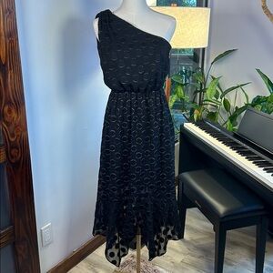 Monique Lhuillier One‑Shoulder Black Textured Metallic Polka Dot Cocktail Dress